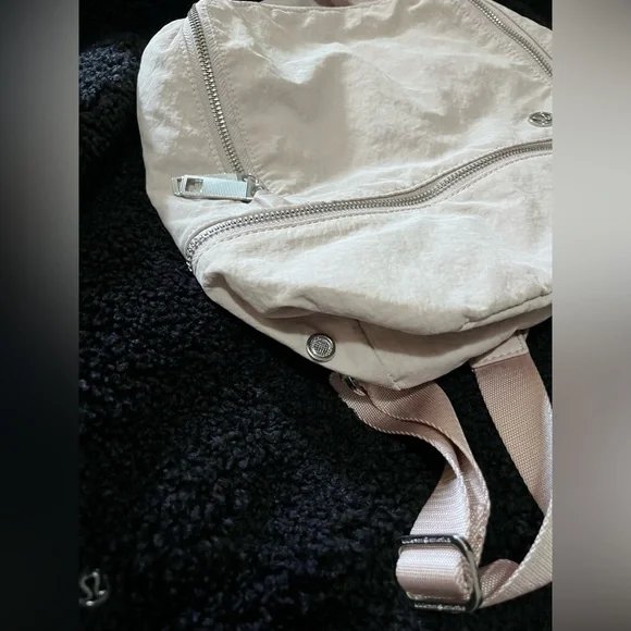 Lululemon City Adventurer Backpack *Mini 12L
Muse - Picture 12 of 12